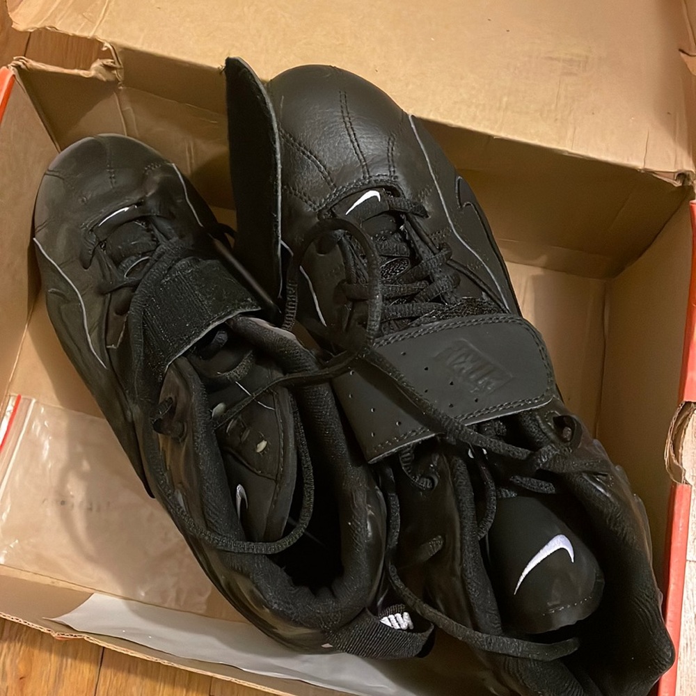 Barely worn Nike cleats in great condition